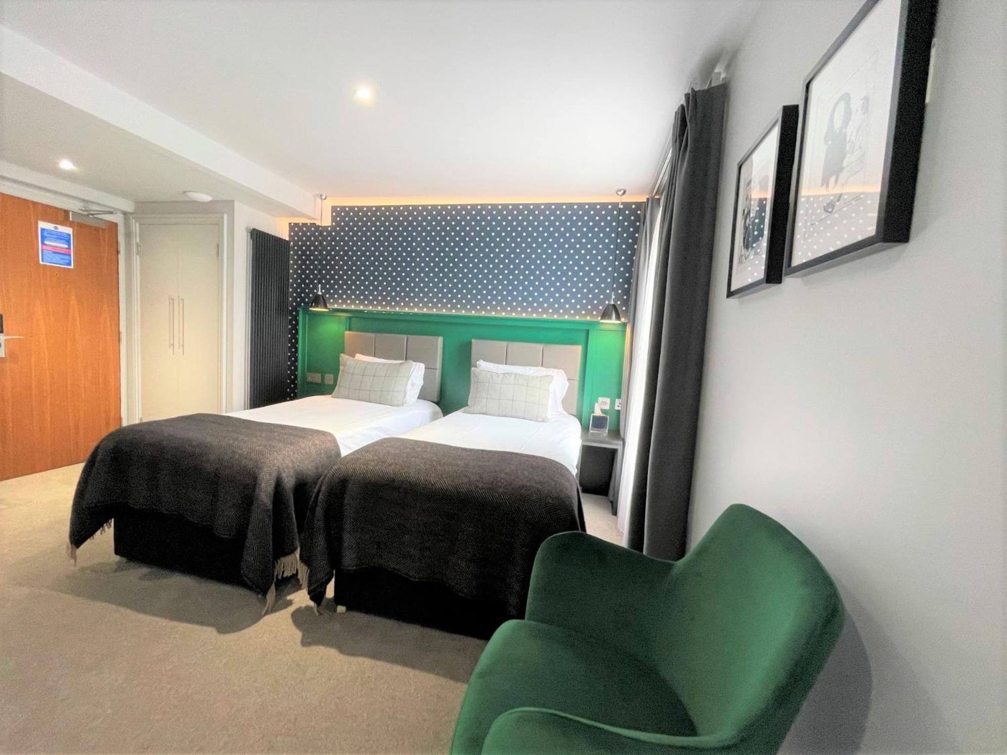 Twin Room,1651164245:JPEG