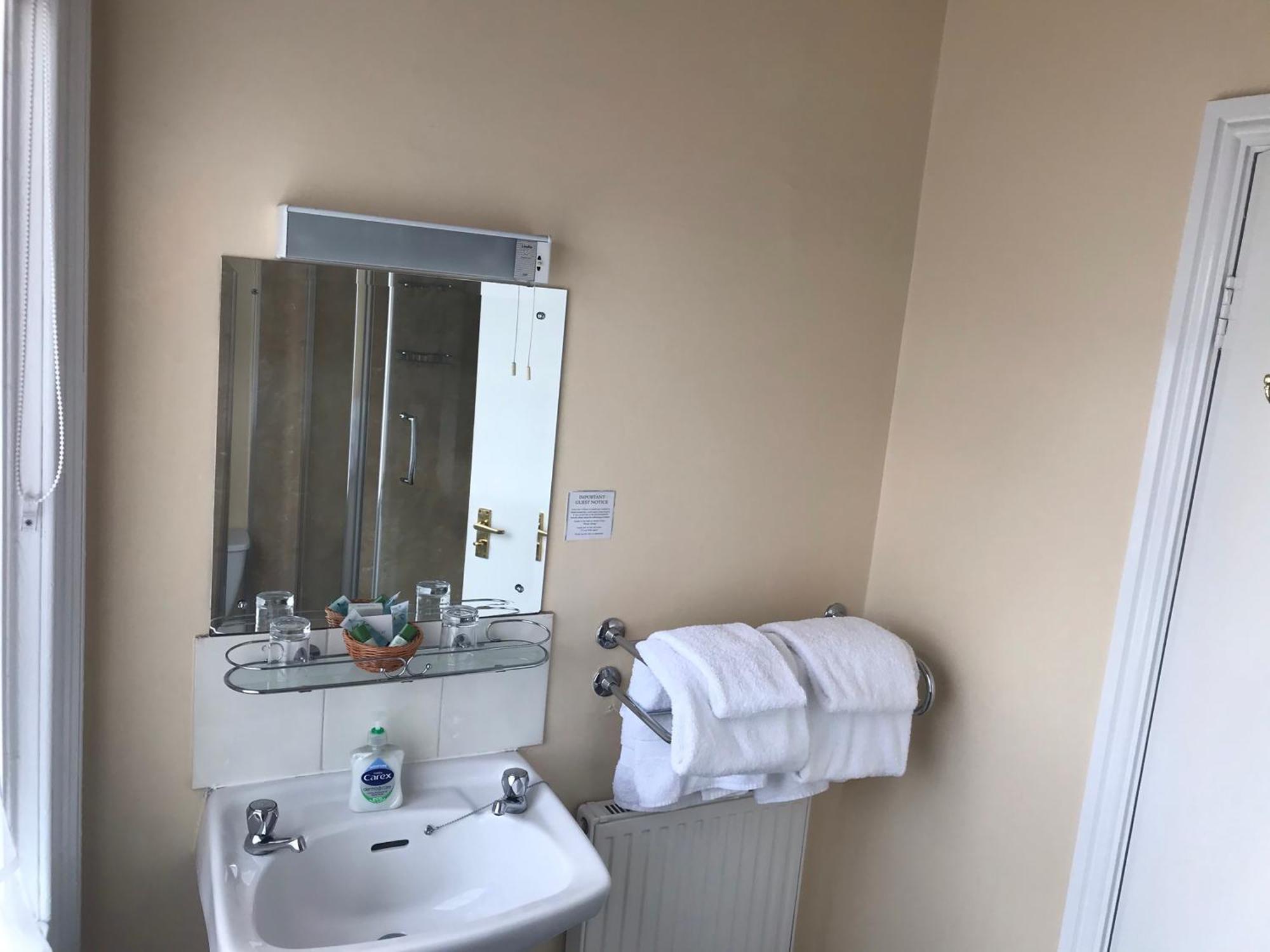 Twin Room,1499786572:JPEG