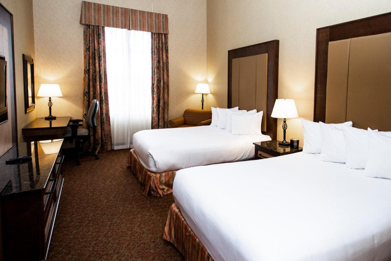 Queen Room Two Queen Beds
