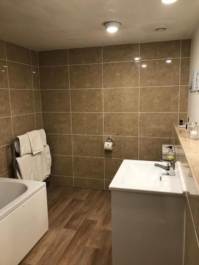 Kamer met Kingsize Bed en Eigen Badkamer