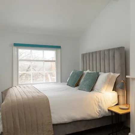The Falcon Tap Boutique Inn-3