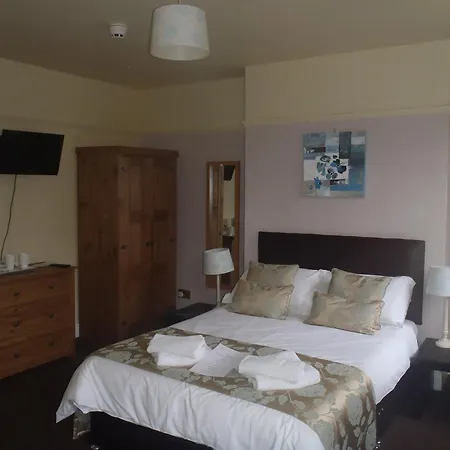 Gillygate Guest House-3