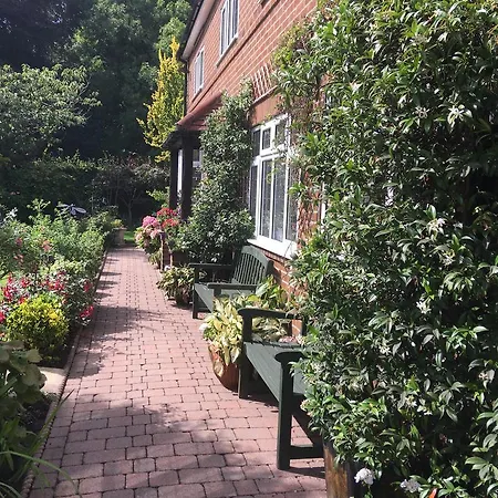 Grove House Bed & Breakfast-3